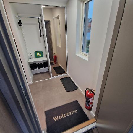 Northern Living 2 Room With Shared Bathroom Тромсё Экстерьер фото